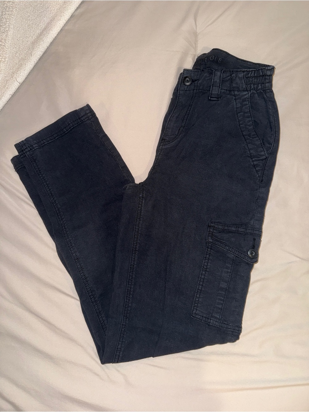 Black American Eagle Cargo Pants